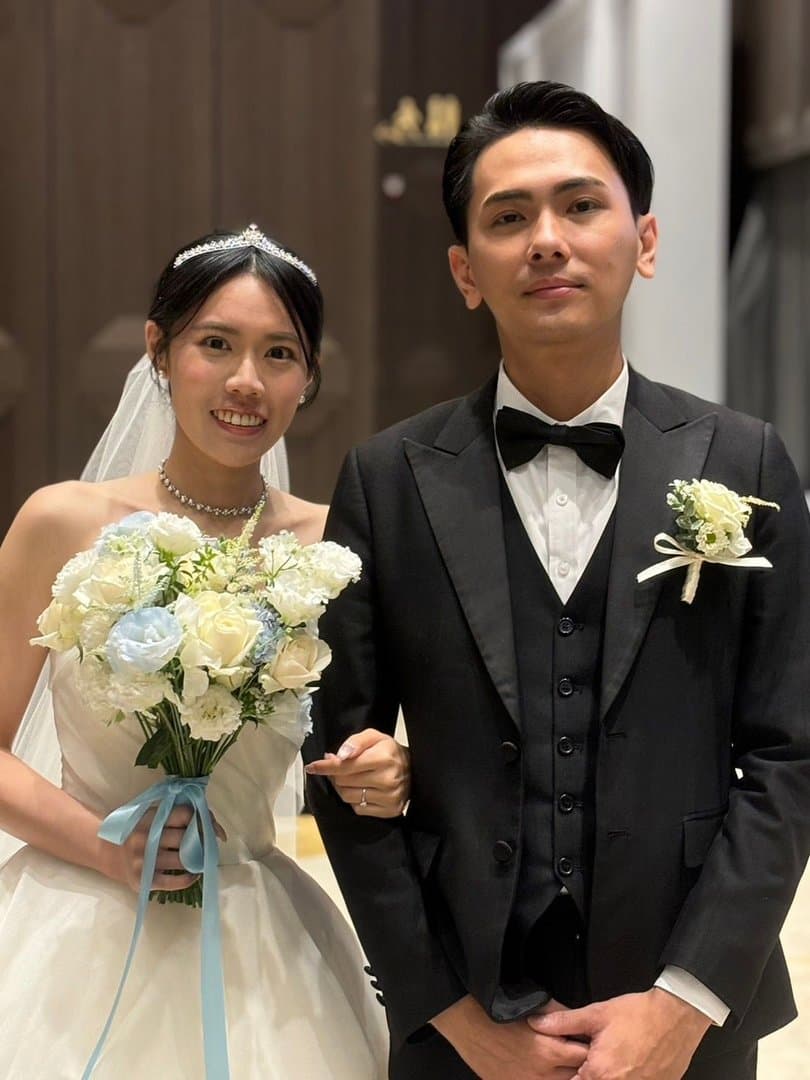 Original photo — A formal guest photo redrawn in Japanese anime style